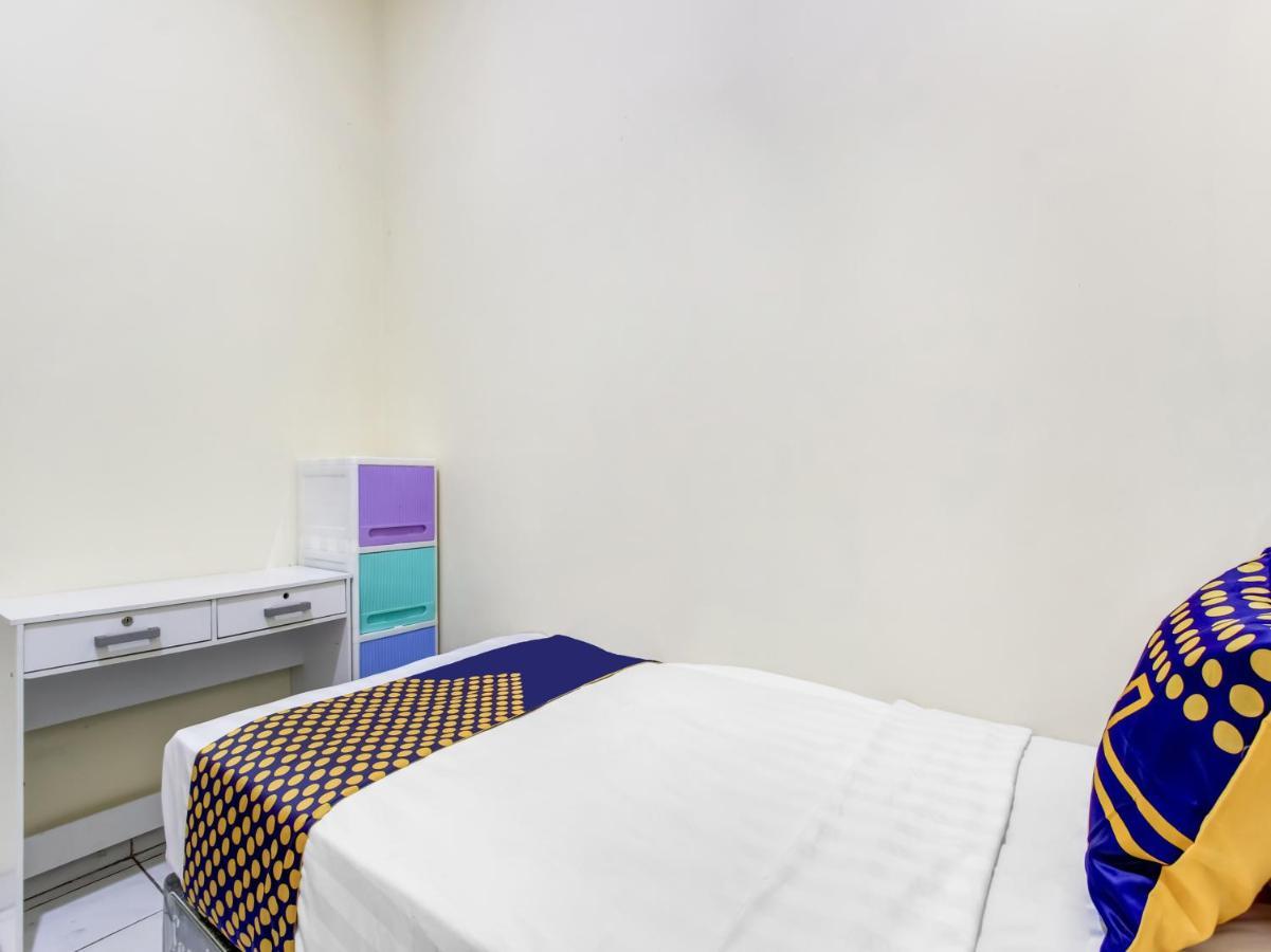 Oyo Life 91374 Asia Stay Semarang Syariah Exterior photo