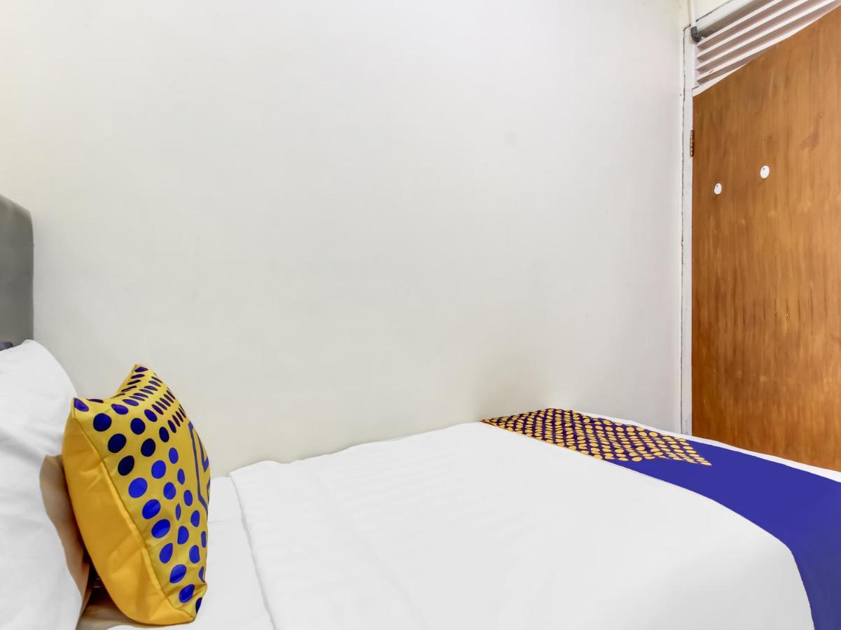 Oyo Life 91374 Asia Stay Semarang Syariah Exterior photo